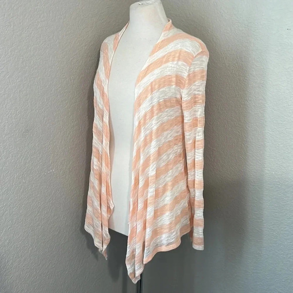BUTTONS peach and white lightweight cardigan - Picture 4 of 9